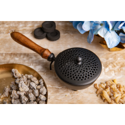 Berk Récipient Amon – brûle-parfum en fer avec poignée en bois